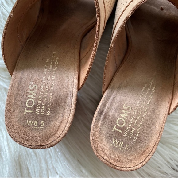 TOMS tan "Majorica" peep toe heeled mules - Picture 14 of 14